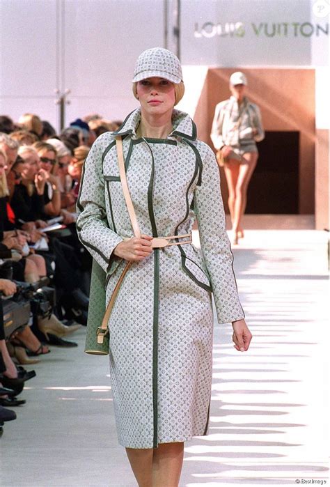 louis vuitton fall 1999|LOUIS VUITTON Fall 1999 2000 Paris .